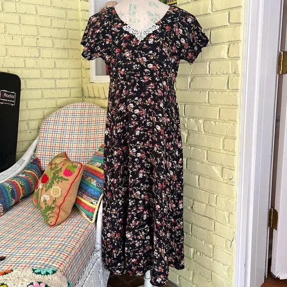 All That Jazz Dresses | Vintage 90s Black Floral Midi Dress M/L | Color: Black | Size: M | Carolinelennea's Closet All That Jazz Dresses | Vintage 90s Black Floral Midi Dress M/L | Color: Black | Size: M | Carolinelennea's Closet